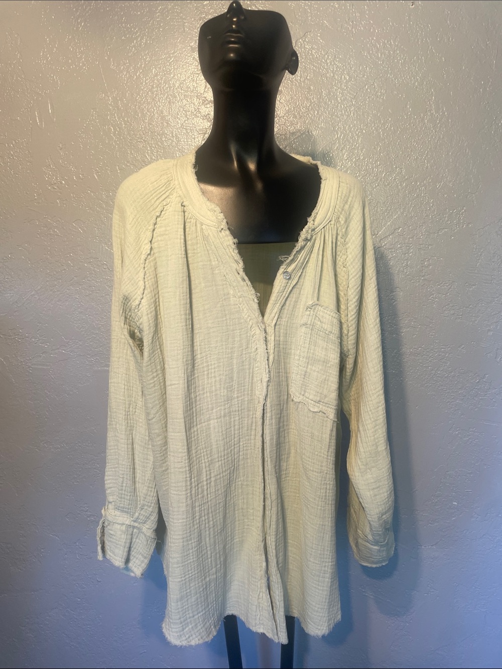 Lightweight Cream Gauze Button-Front Shirt cotton like new